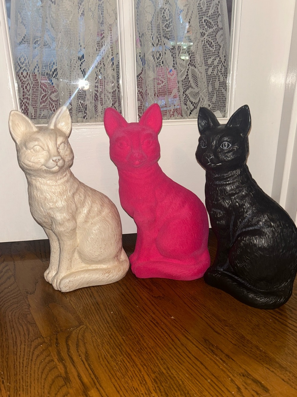 Set of 3 Cat Figurines Black & Pink & Cream